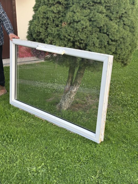 Okna PCV białe z nawiewnikami dwuszybowe 86x148 cm