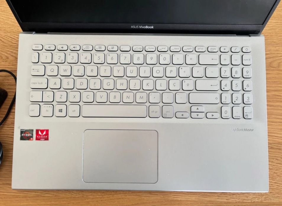 ASUS Vivobook 15