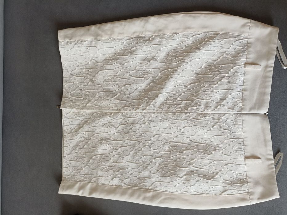 Женская юбка на замке