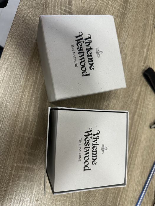Часи vivienne westwood оригінал
