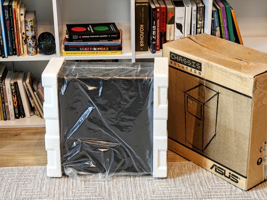 Раритет! Абсолютно новий корпус Asus із 2000-х