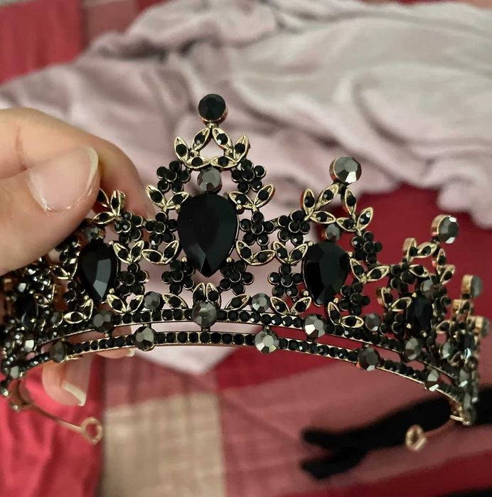 Ślubny czarny didem, tiara, korona na bal.