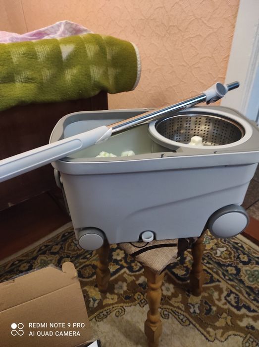 Швабра с ведом на колесах и механизмом отжима Fashion Sports Car Mop.