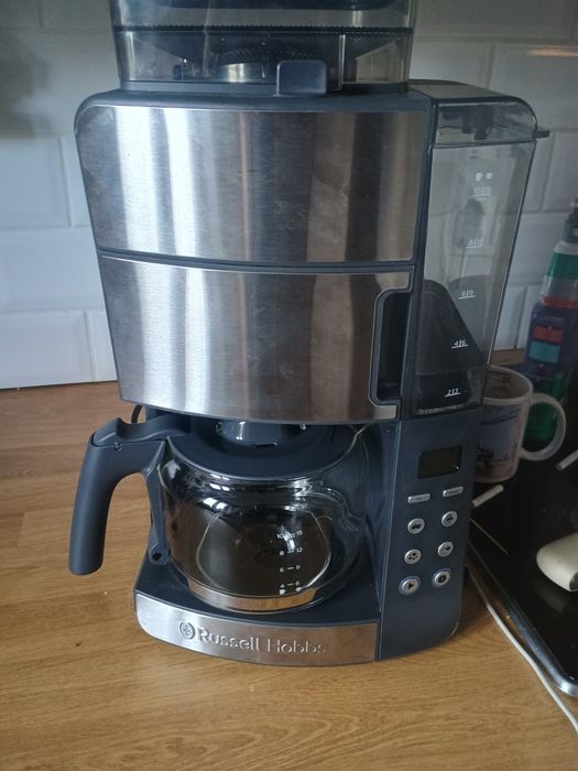 Ekspres przelewowy z młynkiem Russell hobbs