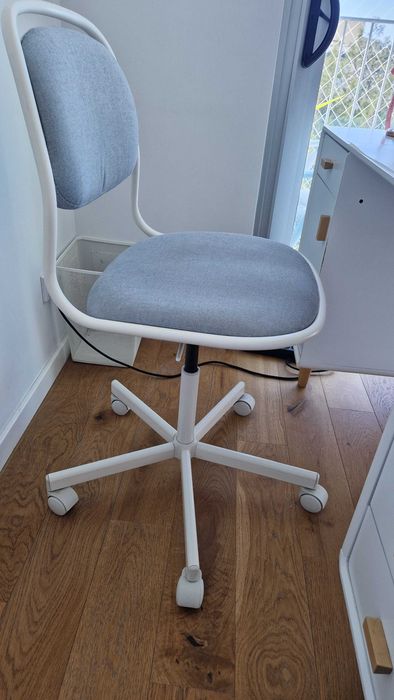 Cadeira giratória de altura ajustável, branco/cinza claro