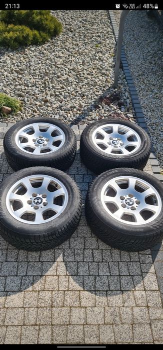 Alufelgi BMW r16 komplet z oponami zimowymi w stanie bardzo dobrym