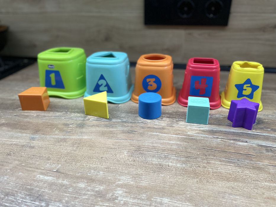 Розвиваюча іграшка Chicco Пірамідка Stacking Cups