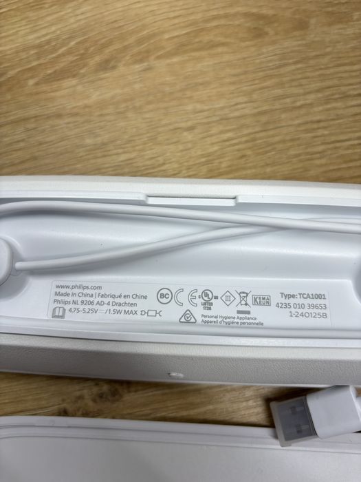Szczoteczka elektryczna Philips Sonicare HX939L biała case 2 końcówki
