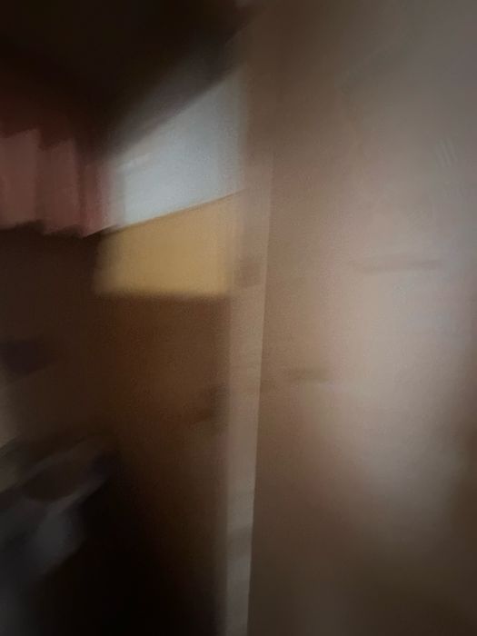 Продам 3-кімнатну квартиру на вул. Пулюя