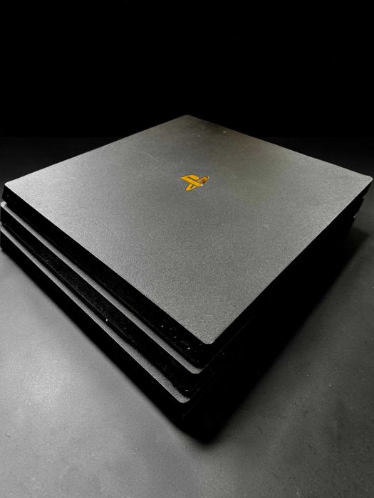 PlayStation 4 Pro 1TB + pad + okablowanie – gotowy zestaw do grania