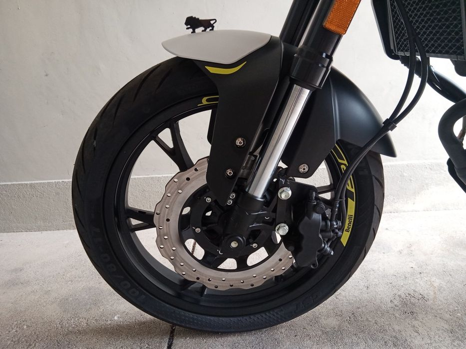 Benelli leoncino 125 como NOVA 2025