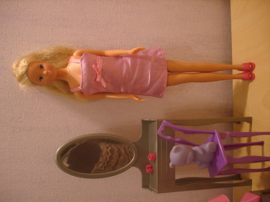 Кукольный набор (мебель для спальни) + кукла Barbie (Барби)