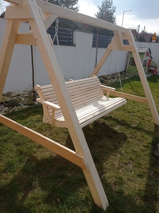Huśtawki ogrodowe, Ławki
