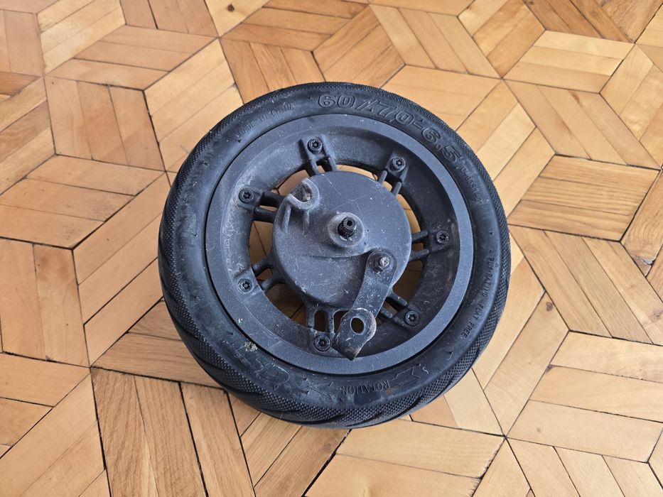 Ninebot Max G30 koło przednie Motus