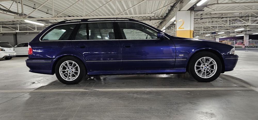 Bmw e39 individual 3.0i velvet blue