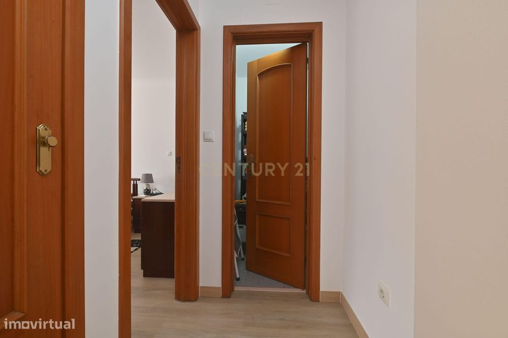 Apartamento T2 em Milharado, com terraço e parquemento