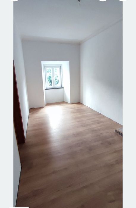 Aluga-se  T3+1 em Colares