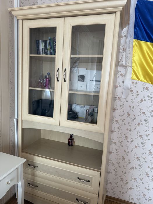Меблі в кімнату для дівчинки