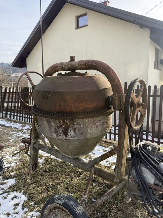 Solidna Betoniarka Wolnospadowa – Sprawna! (Do negocjacji)