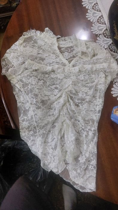 Roupa usada em bom estado