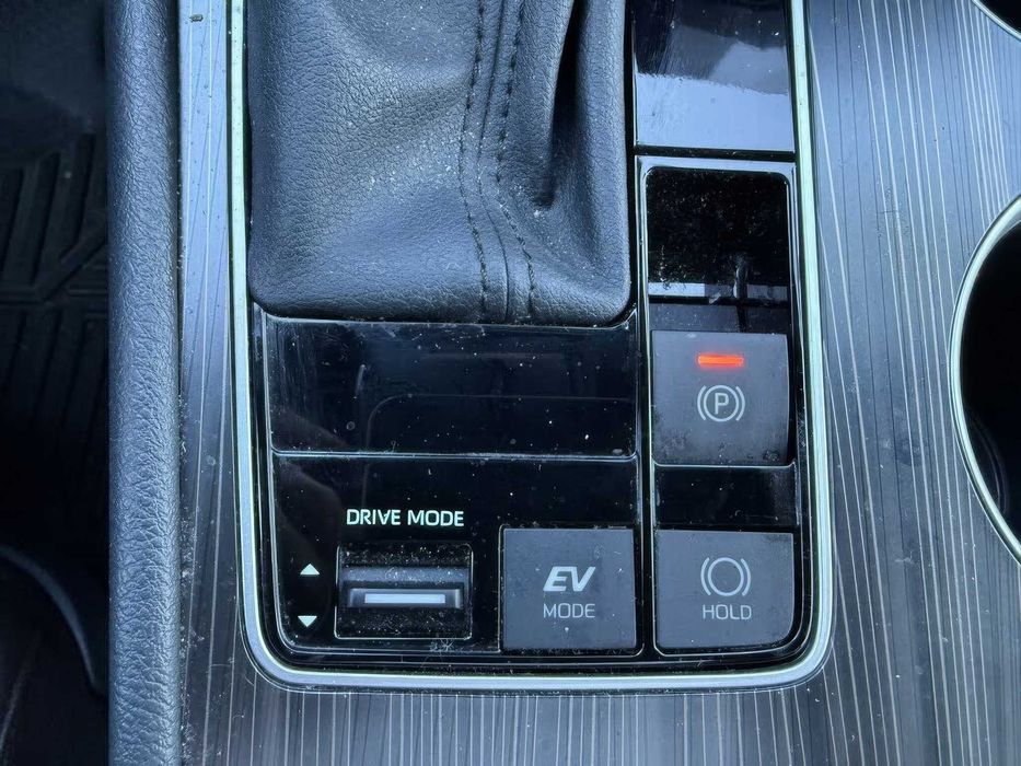 Toyota Sienna Platinum 7-Passenger      2023