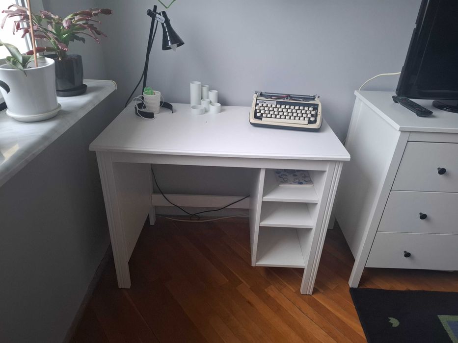 Meble ikea do pokoju dziecka szafa i biurko