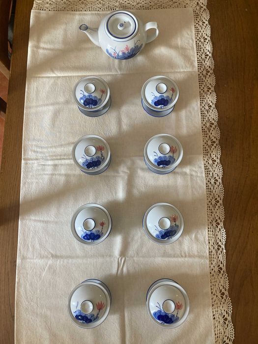 Conjunto de chá.64862979069570123