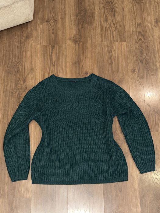 Светр зелений теплий