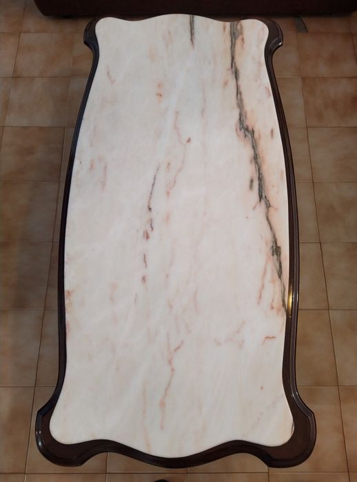 Mesa de centro com mármore