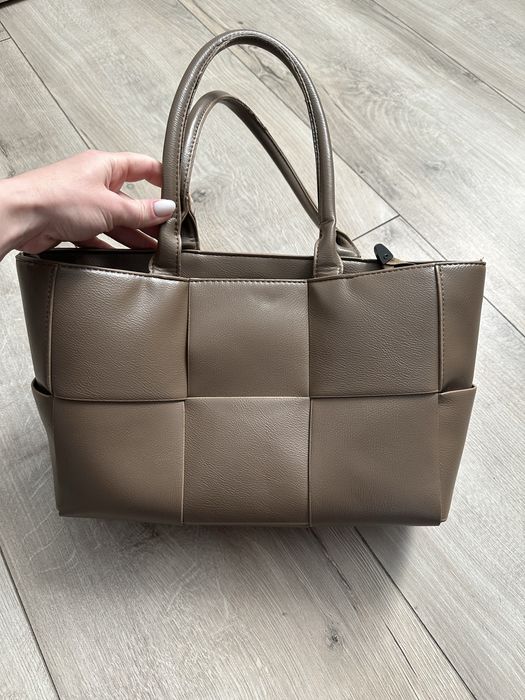 Поодам сумку, в гарному стані