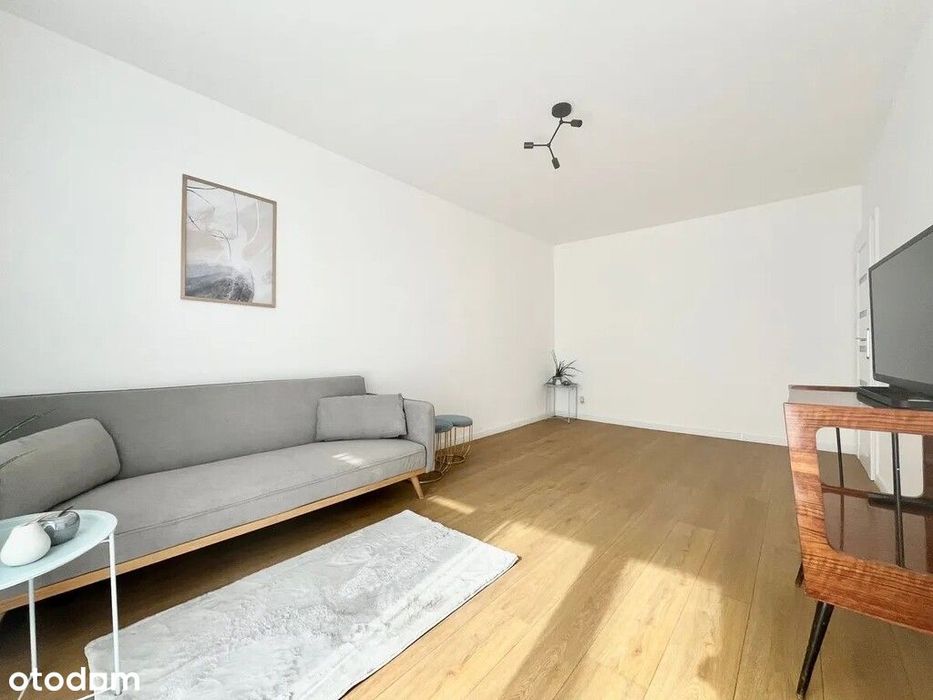 Nowoczesne, jasne mieszkanie – balkon, zieleń