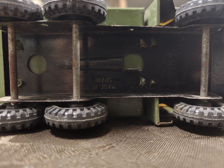 Carro militar antigo Jozan