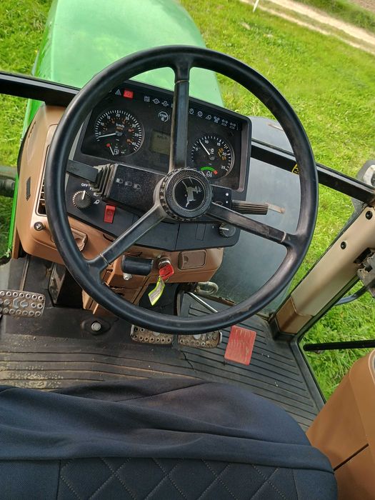 John Deere 6900