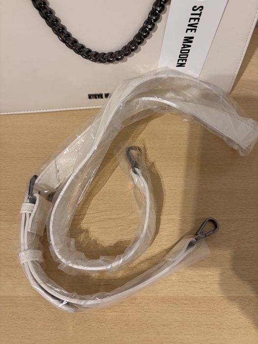Sprzedam elegancką torebkę Steve Madden w kolorze kremowym / off-white