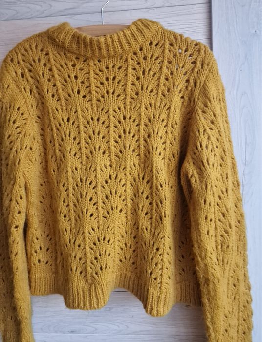 Uroczy sweter miodowy Pieces M