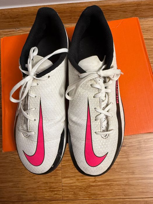 Buty chłopięce r. 36,5 Nike