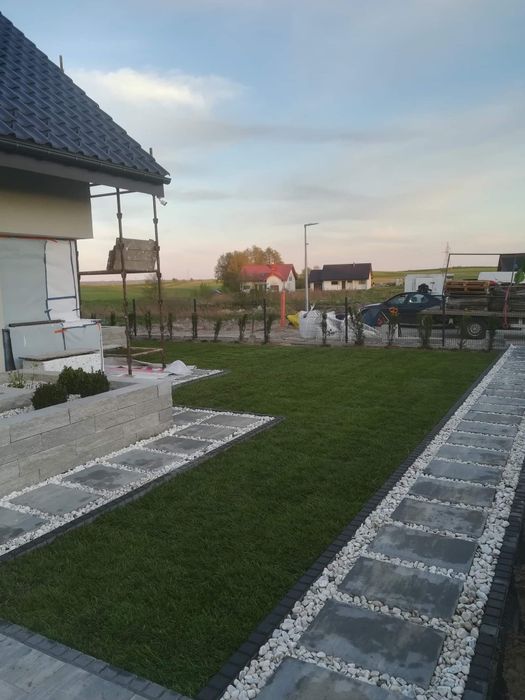 Trawa z rolki/Transport /Montaż