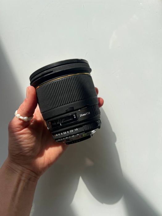 Sigma 24mm f/1.8 EX DG Nikon