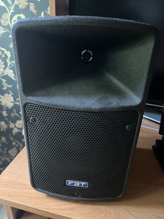 Колонки FBT зі штативами