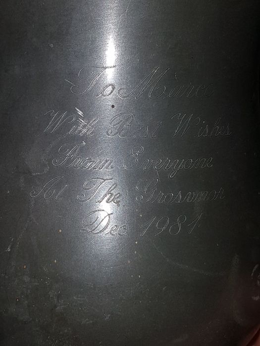 Caneca em estanho vintage