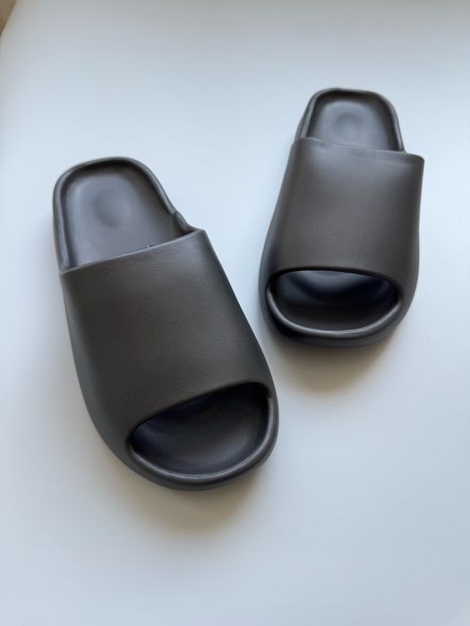 Шлепки Адидас / Слайди / Сланці Адідас / Шльопанці Adidas Yeezy Slide