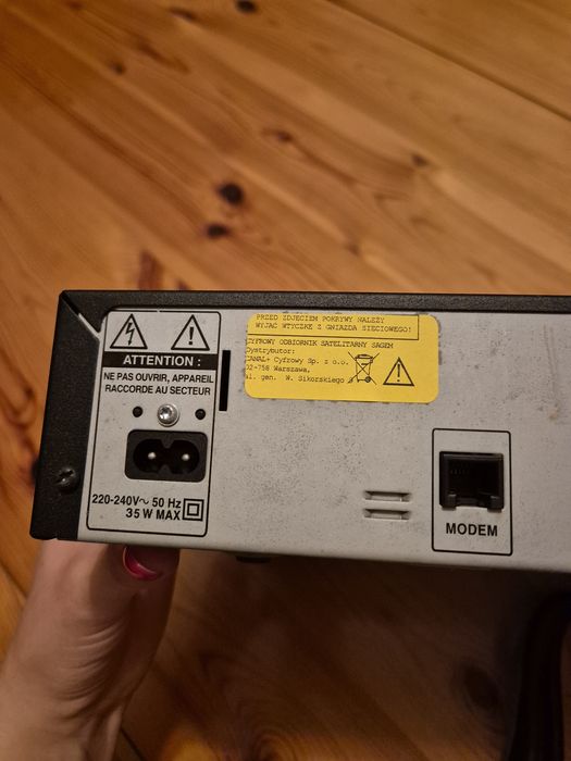 Dekoder satelitarny SAGEM do Cyfra+ z pilotem