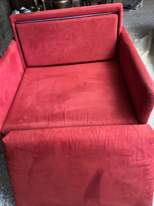 Sofa cambalhota nuns segundos tranforma-se em confortavel camma indivi