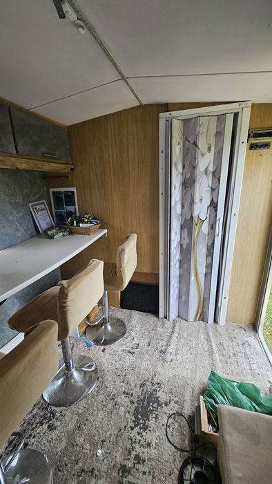 Przyczepa zarejestrowana z panelem bez gazu  96r