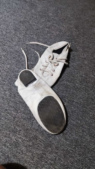 Взуття та речі для танців