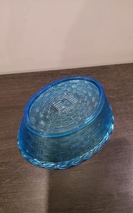 Duża kura szklana – Huta Szkła Ząbkowice – 21 cm – niebieska