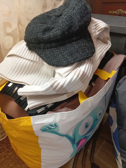 Жіночч речі даром. 46-48.