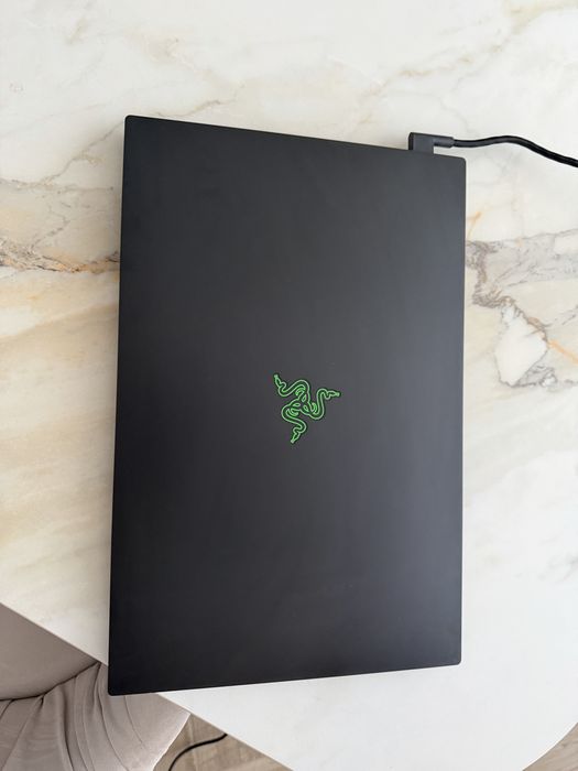 Razer Blade 17 touch 4k 120 hz i7 rtx 2080 super