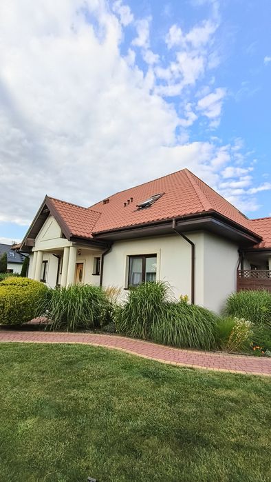 Dom na sprzedaż 220 M2 z dużym ogrodem.