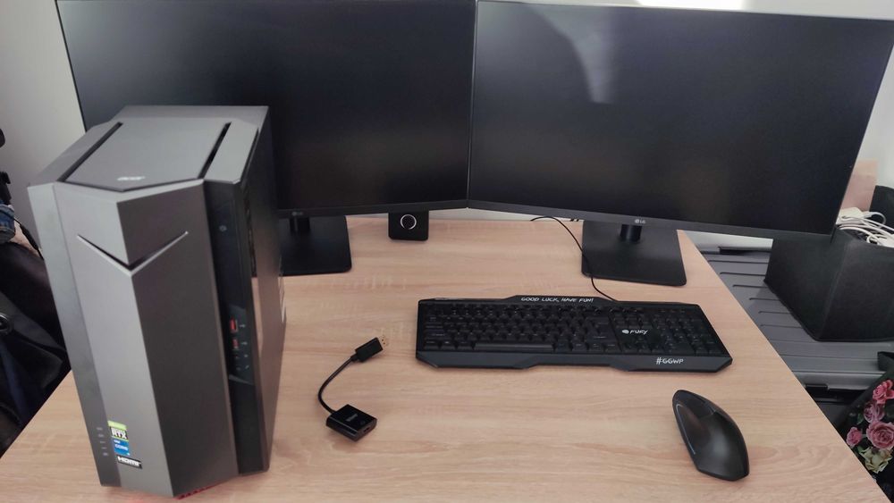 Zestaw komputerowy PC z okablowaniem